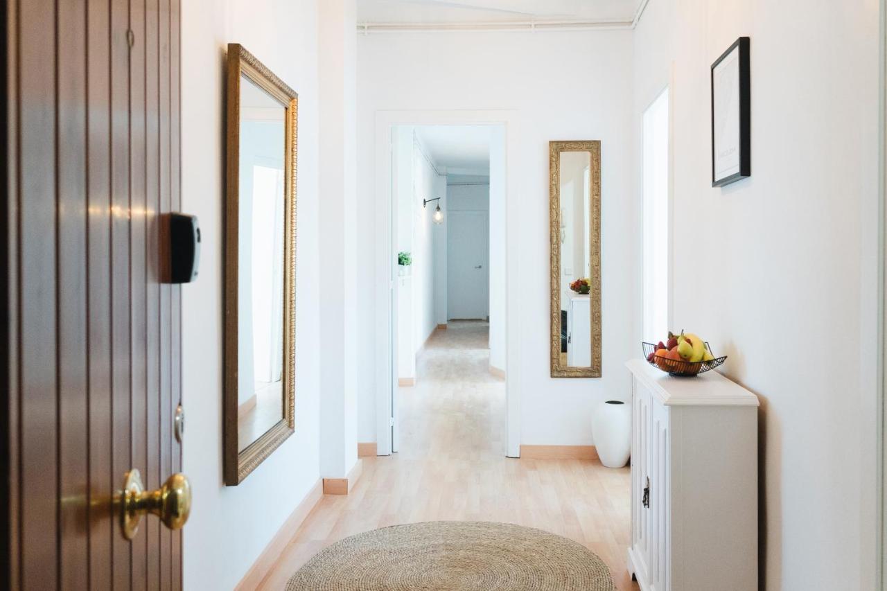 Sunny And Modern Apartment Ideal For Groups Барселона Экстерьер фото