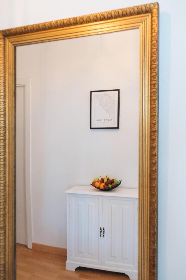 Sunny And Modern Apartment Ideal For Groups Барселона Экстерьер фото